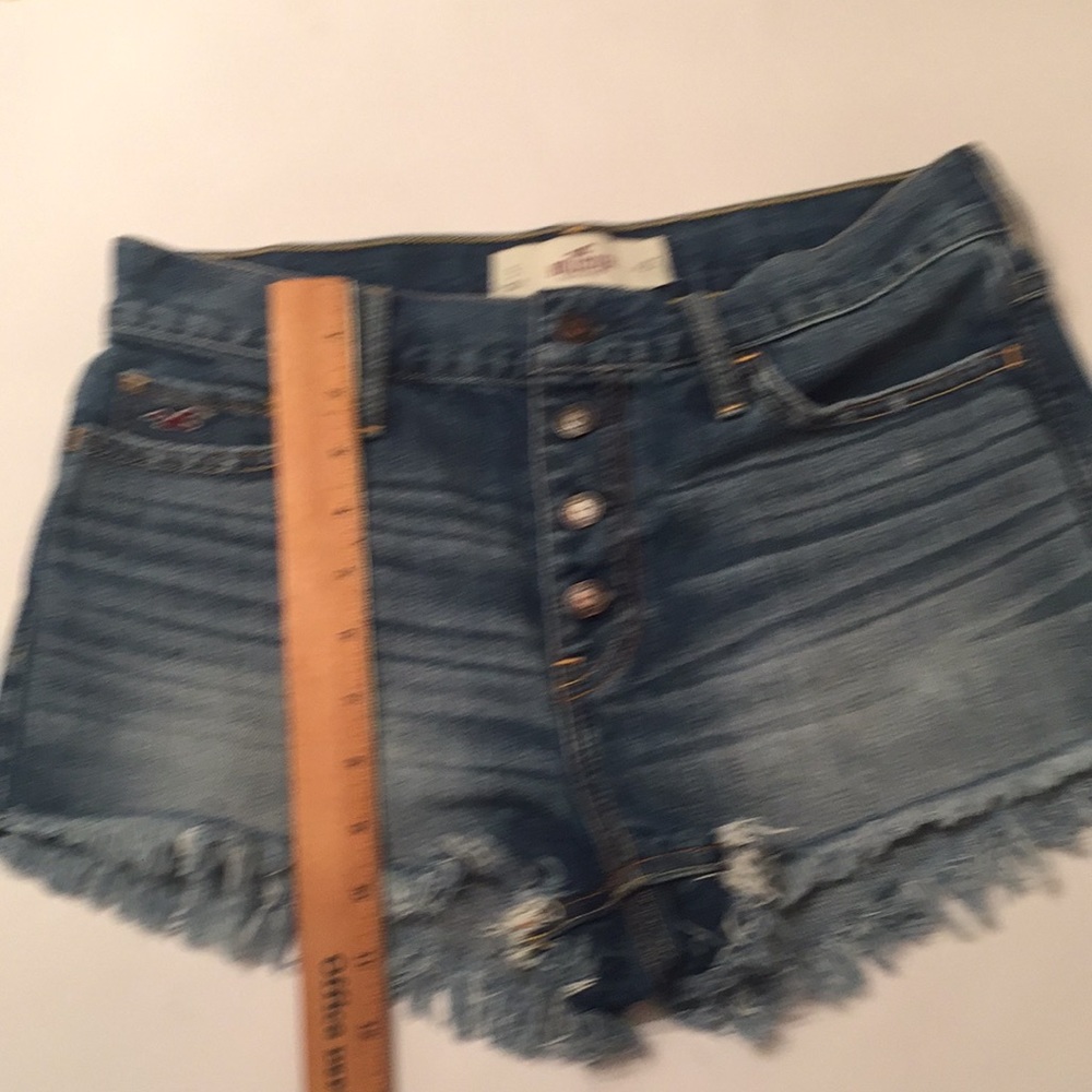 Shorts - Picture 2 of 8